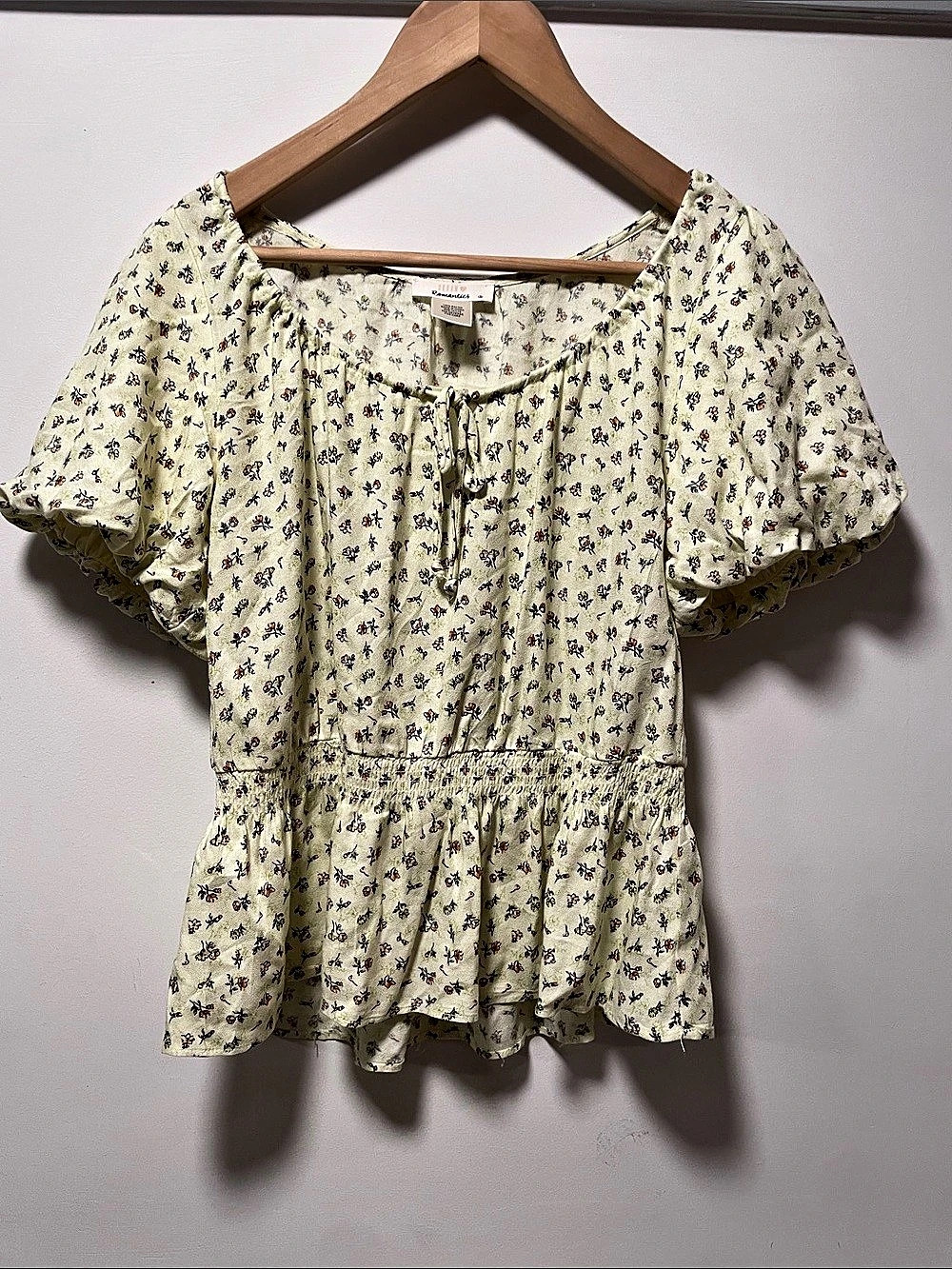 Urban Romantics Butter Floral Peplum Blouse in Cream & Multicolor gardencore cot
